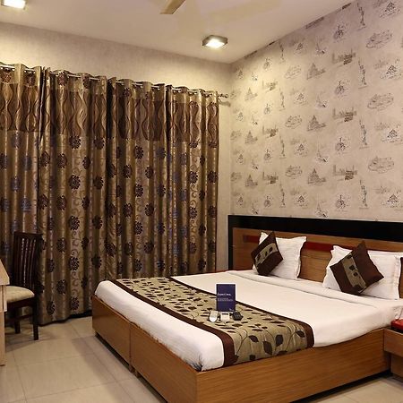 Fabhotel Signature Cyber Park Delhi  Ngoại thất bức ảnh