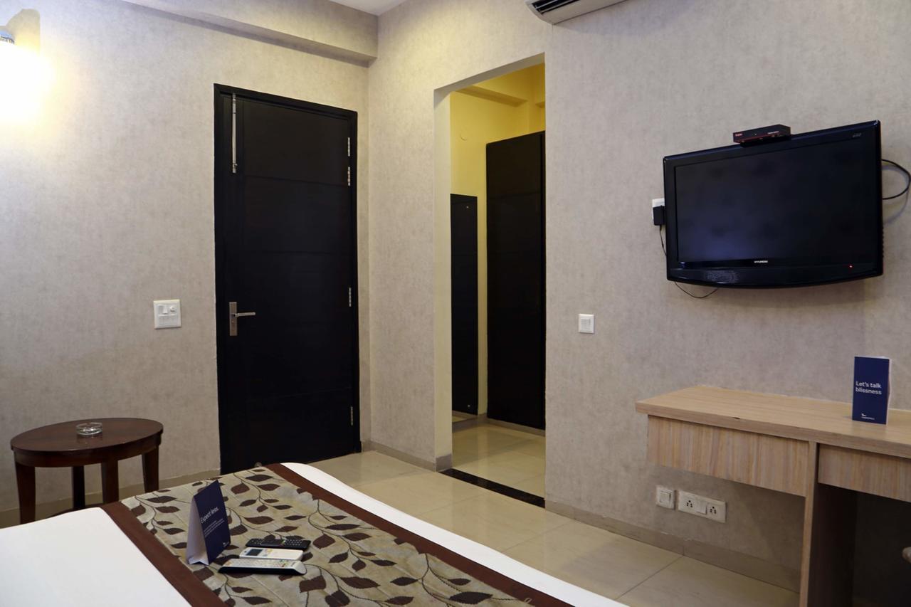 Fabhotel Signature Cyber Park Delhi  Ngoại thất bức ảnh