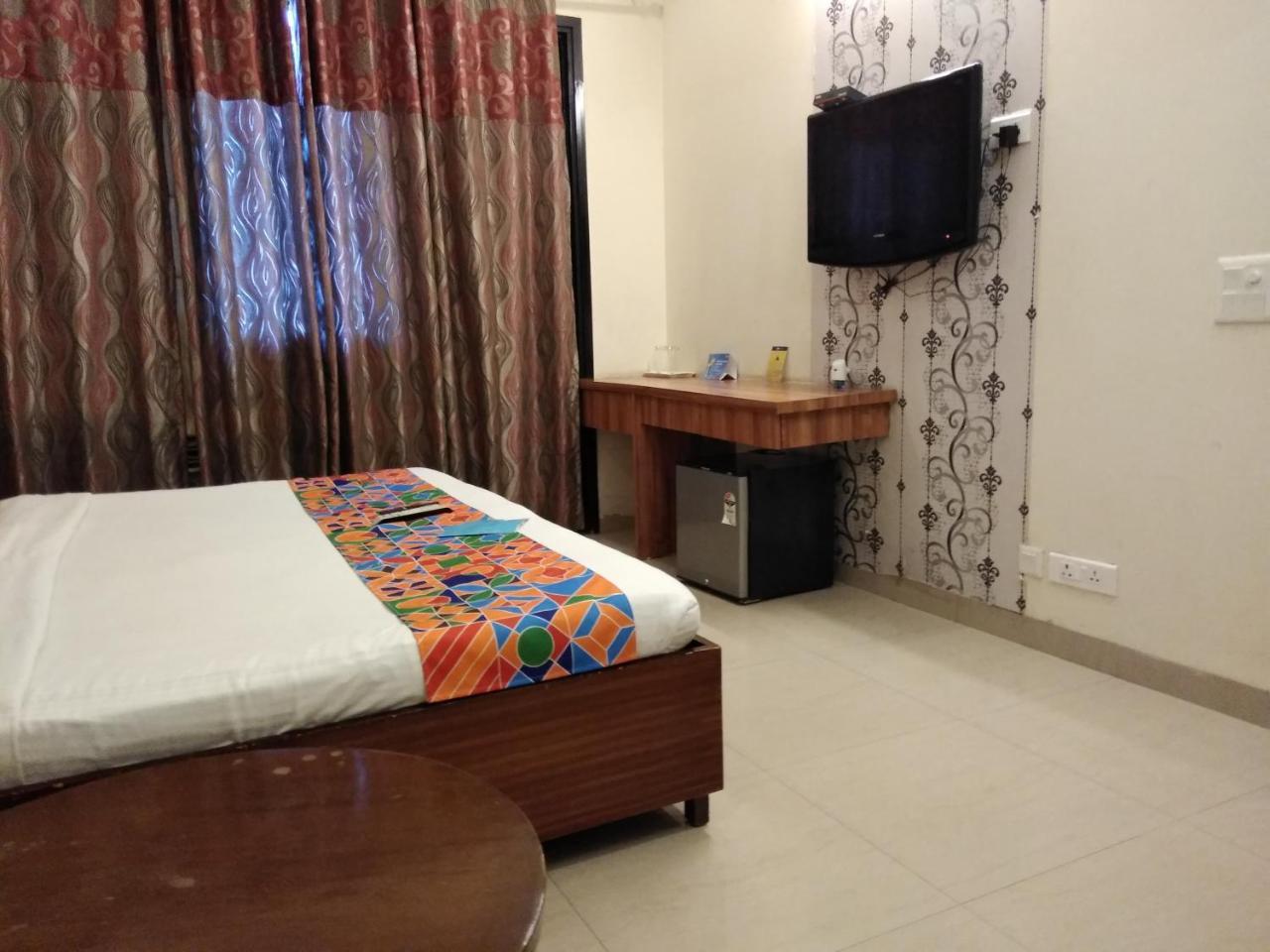 Fabhotel Signature Cyber Park Delhi  Phòng bức ảnh
