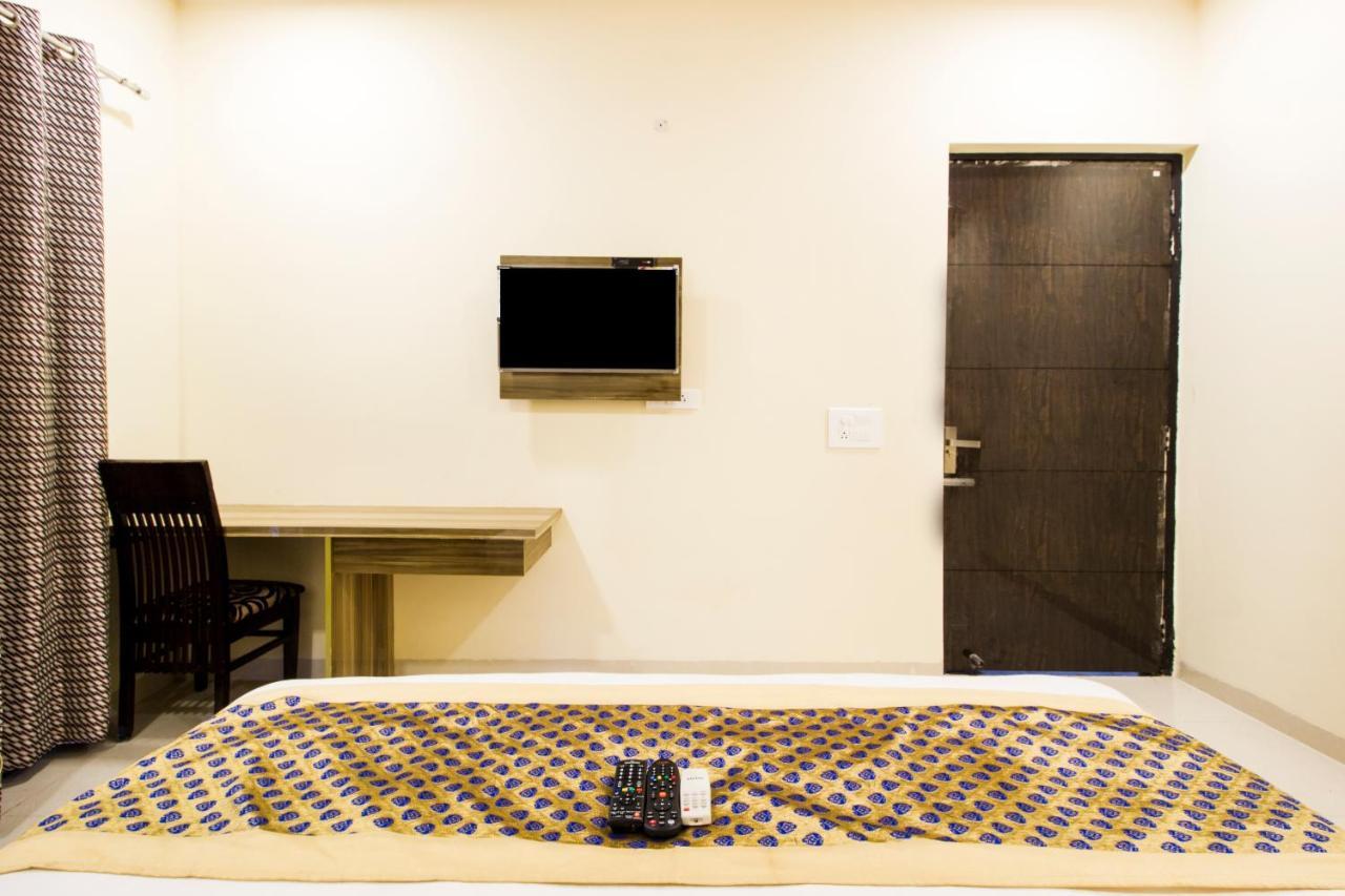 Fabhotel Signature Cyber Park Delhi  Ngoại thất bức ảnh